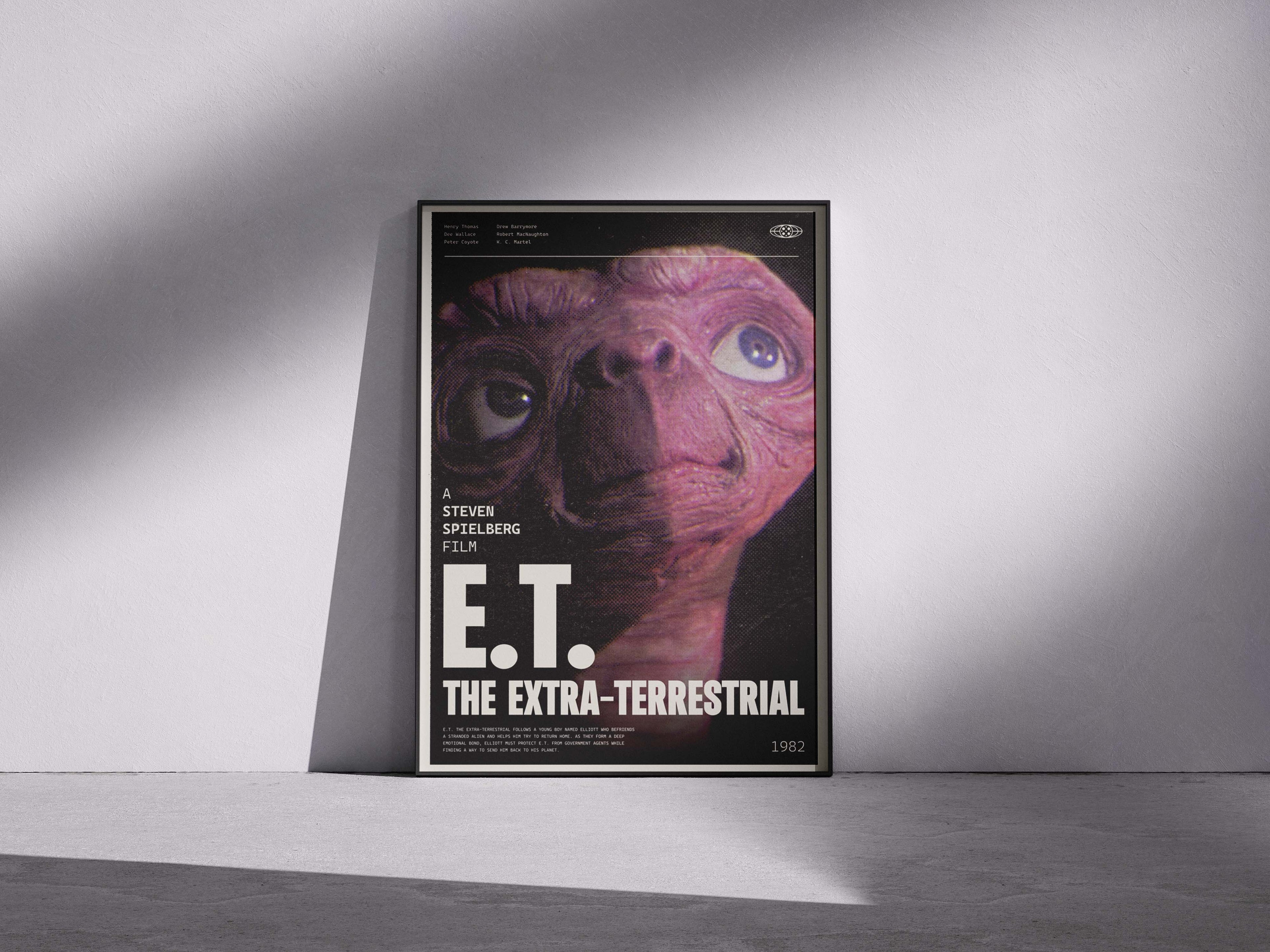 Retro E.T. The Extra-Terrestrial Movie Poster Print | Semi-Glossy Wall Art Decor